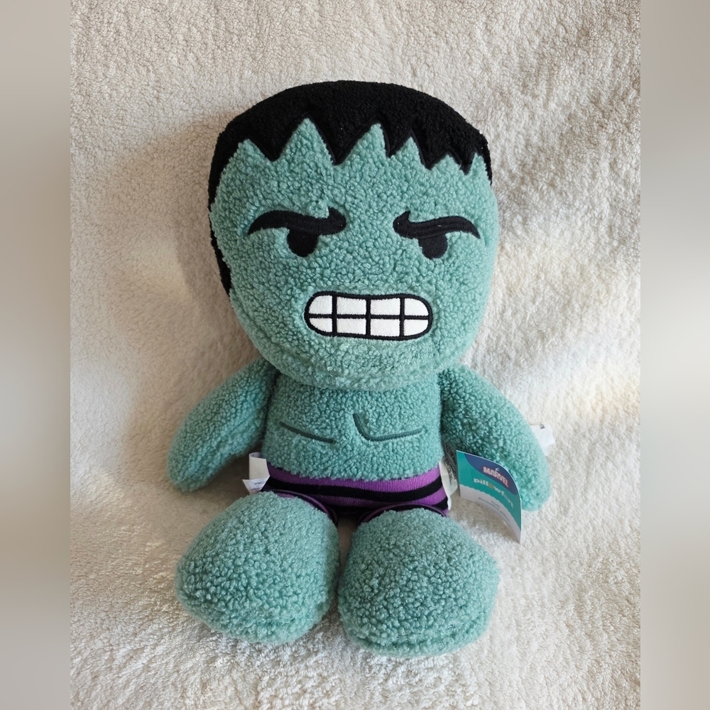 New Target Christmas Pillowfort Marvel comics Hulk Kids Pillow Buddy / plush toy